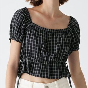 Uniqlo Gather Cropped Short Sleeve Blouse